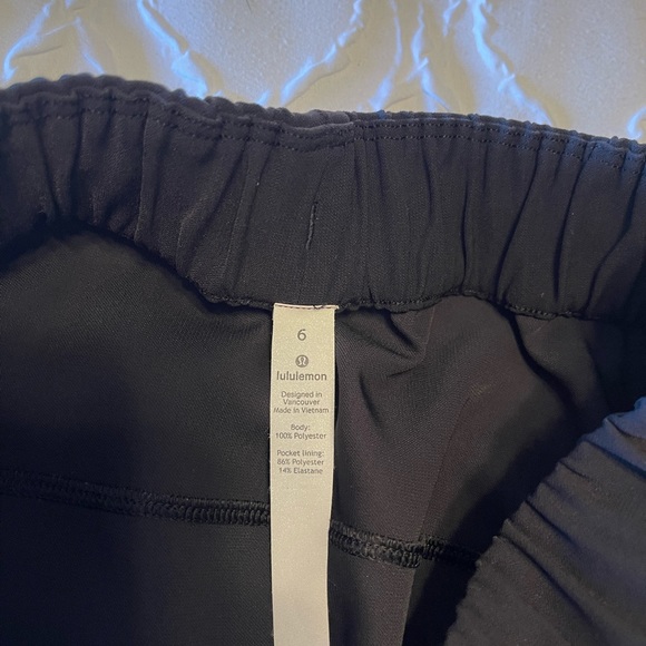 Lululemon on the fly skirt - Picture 3 of 3